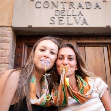 Foto-Giro-Selva-Parrucche-Bionde-Palio-di-Siena-16-Agosto-2019